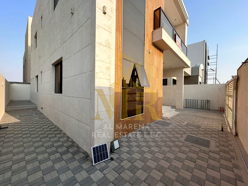 🏡 للبيع – فيلا أنيقة في الباهية – عجمان | طابقان + سطح | 5 غرف نوم رئيسية | مجلس وغرفة معيشة | قطعة أرض 3,014 قدم مربع | 1,650,000 درهم63881373537921112