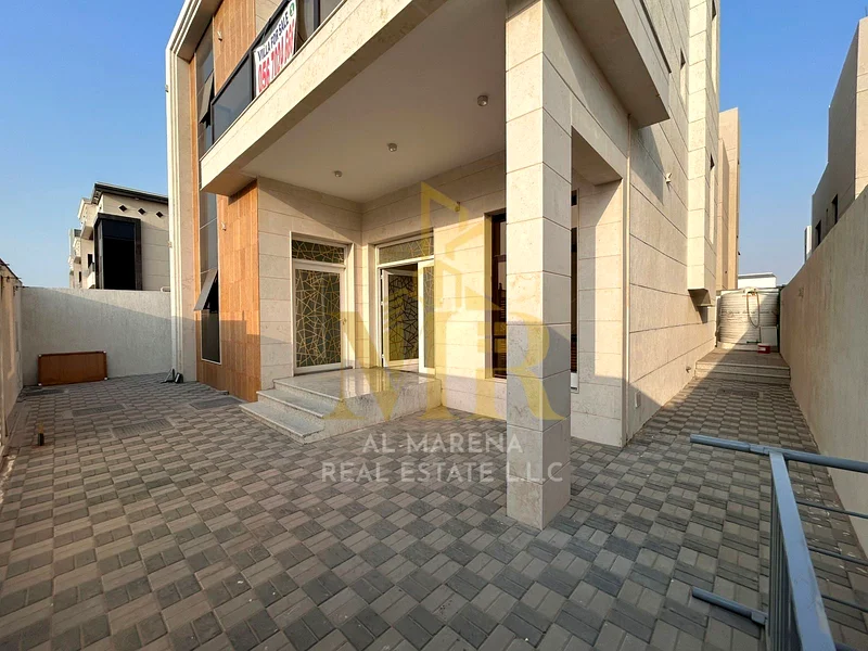 🏡 للبيع – فيلا أنيقة في الباهية – عجمان | طابقان + سطح | 5 غرف نوم رئيسية | مجلس وغرفة معيشة | قطعة أرض 3,014 قدم مربع | 1,650,000 درهم63881373537921111
