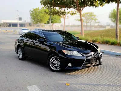 Lexus Es 2013 Immaculate Condition US Specs Perfect Inside out Low KM Perfect Family Sedan