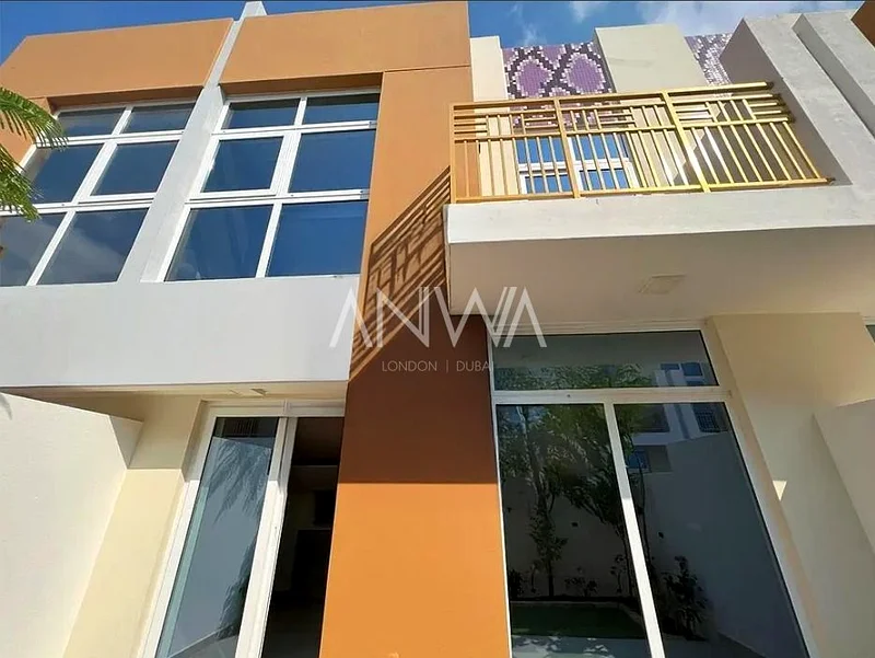 تاون هاوس فاخر بثلاث غرف نوم | عائد إيجاري كبير | مجتمع مغلق واسع64003252254595111