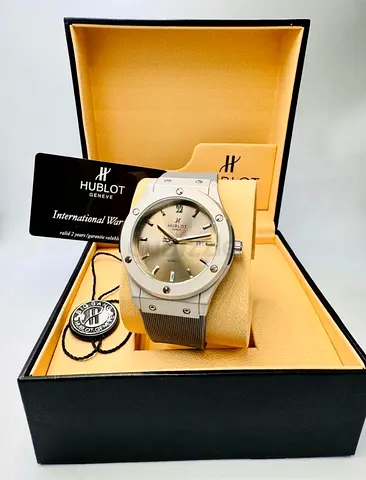 Luxury Hublot Watch - Timeless Elegance