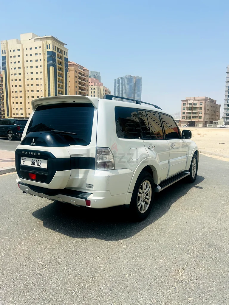 MITSUBISHI PAJERO 2016 GCC , TOP LINE,GLS 3.863612069726594113