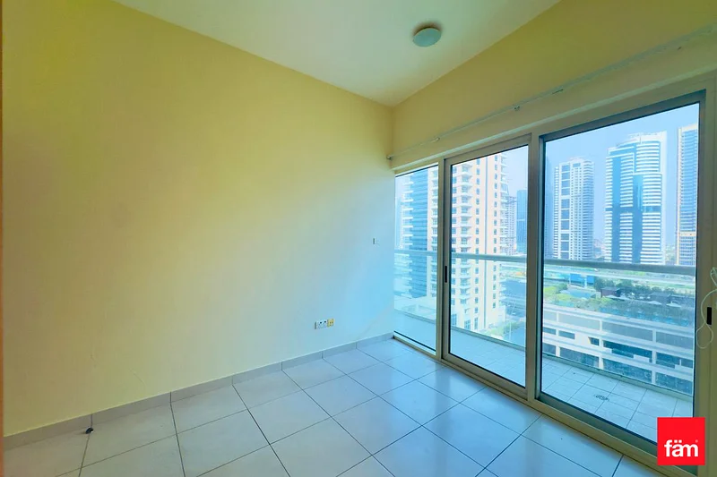 Marina View | Spacious | Vacant63799764082305112