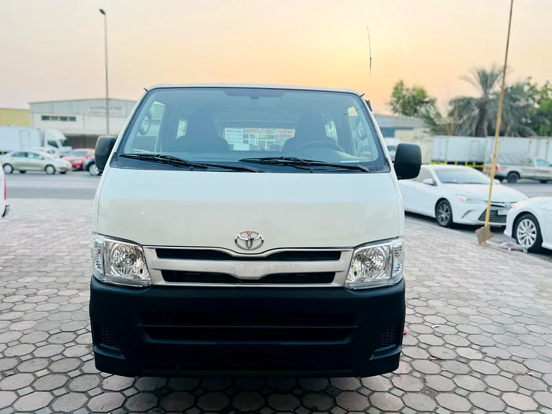 Toyota HiAce // Full seats // Gcc space // Model 2013 // Good Conditions63484347856386113