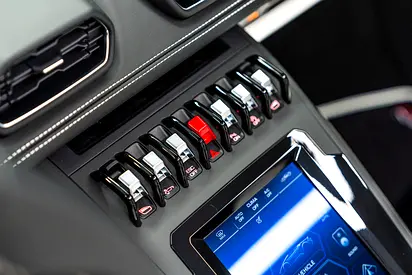 2024 Lamborghini HURACAN — миниатюра 20