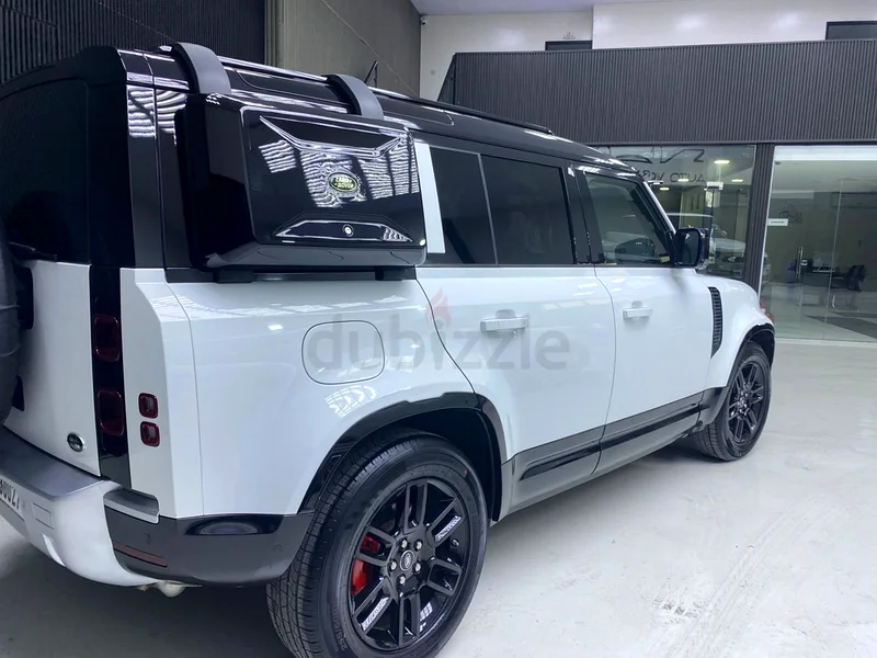 Land Rover Defender SE63482687783426114