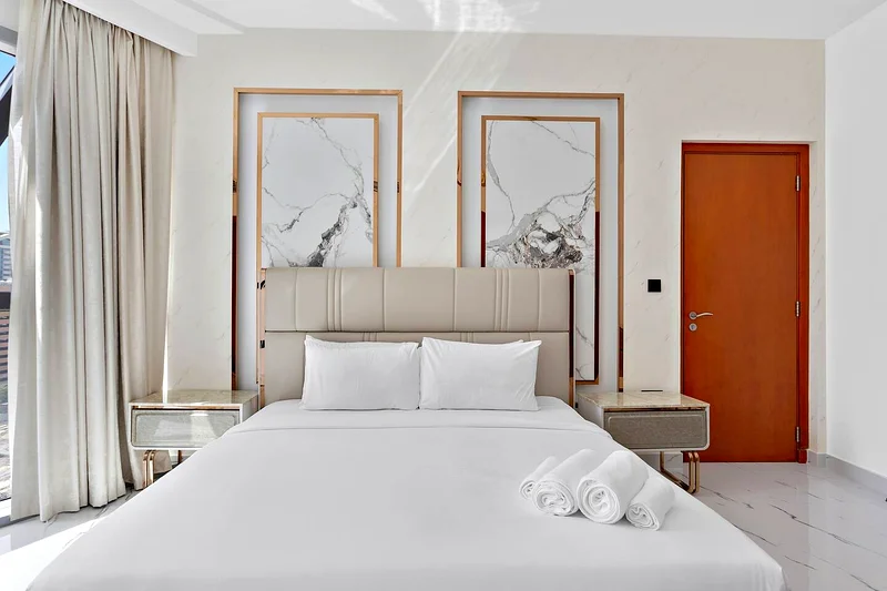 LAVISH & LUXURIOUS 2 BEDROOM | FULLY UPGRADED | PRIME LOCATION63925515745027113