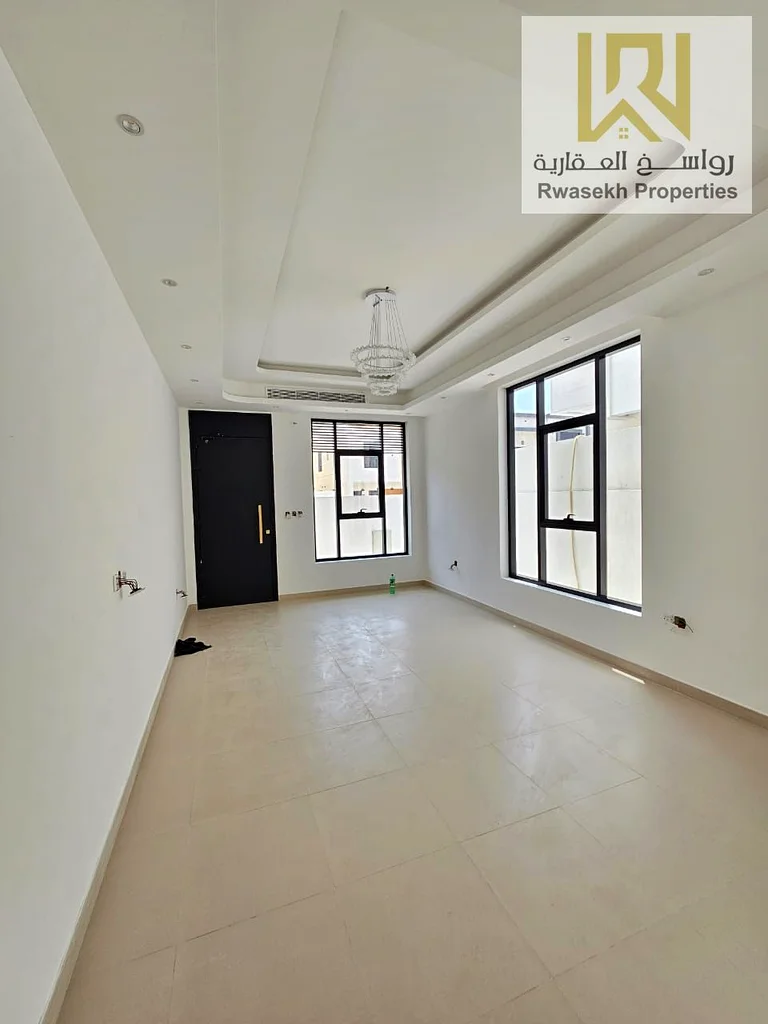فيلا من 5 غرف نوم للبيع تتضمن تكييفًا مركزيًا63881481158529113