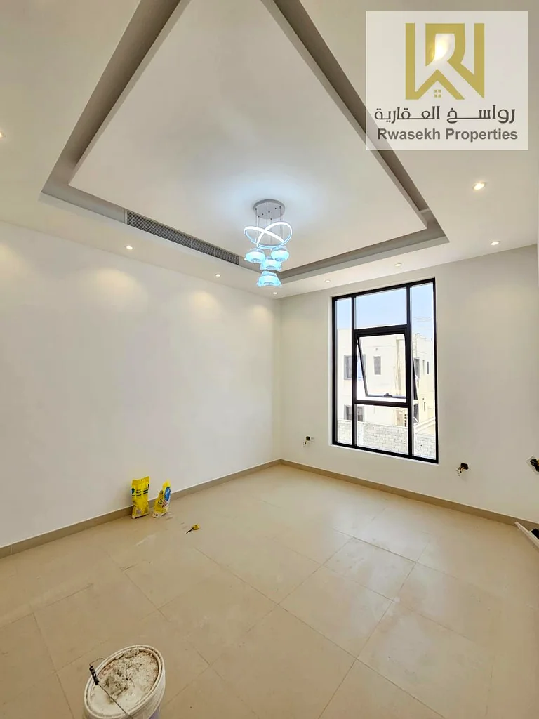 فيلا من 5 غرف نوم للبيع تتضمن تكييفًا مركزيًا63881481158529112