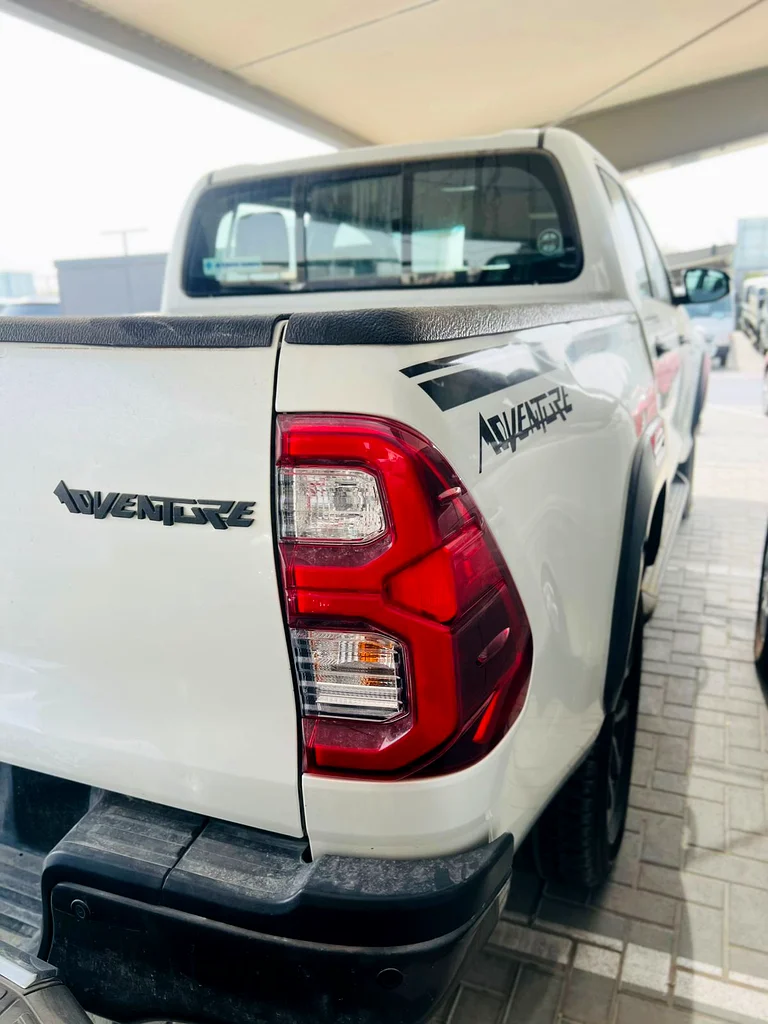 Toyota hilux adventure63488014385153112