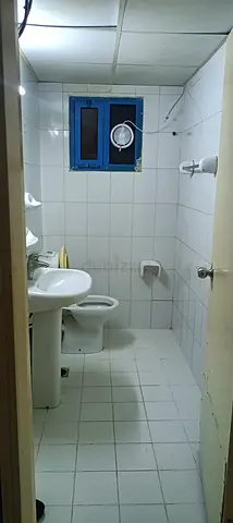 Ladies bed space available in karama