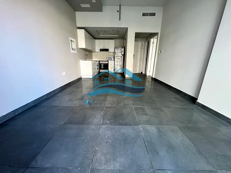 MOST DEMANDING | PRIME LOCATION | VACANT ON TRANSFER63977768626178111