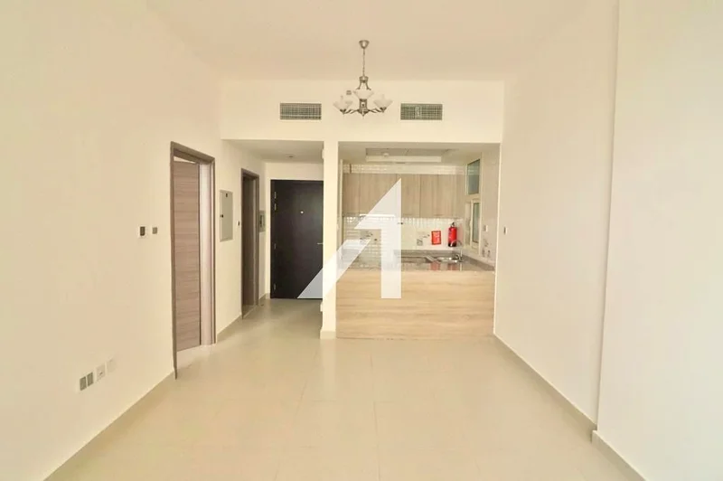 Available on 22-Sep | 1BHK Huge Space With Balcony63746698944259110