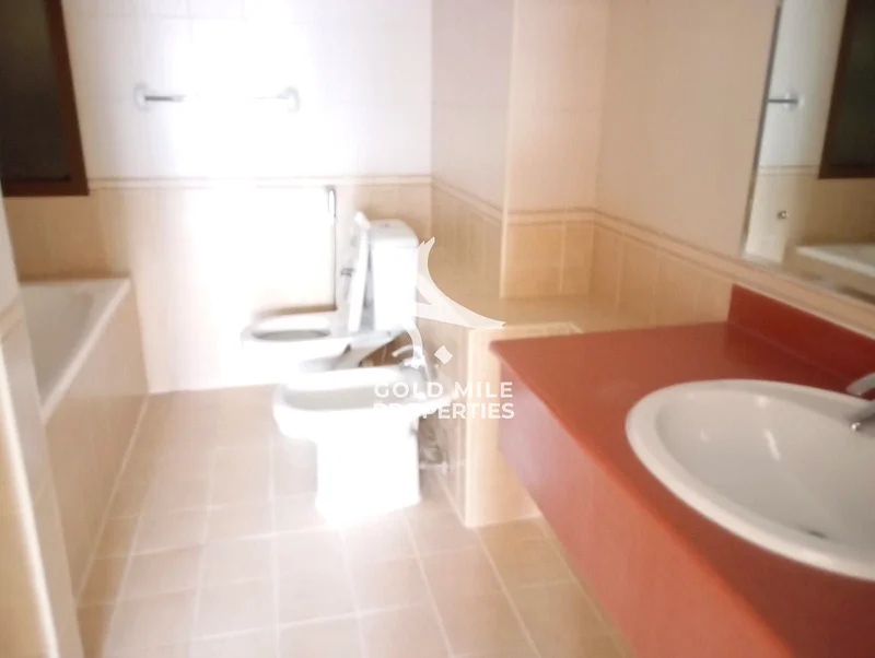 FAMILY BUILDING || PRIME LOCATION || NEAR TO METRO ||63654981995523114