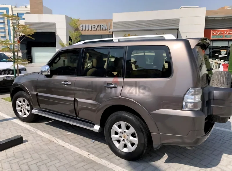 Mitsubishi Pajero 3.5 5 doors full option in perfect condition just buy drive63489132432257111