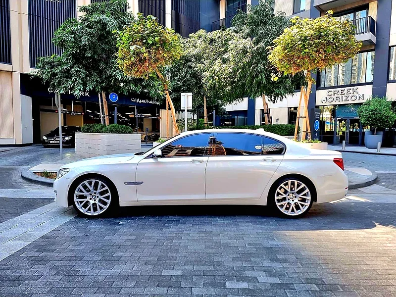 BMW 750 LI V8 TURBO GCC FULL OPINIONS63484910812674113
