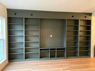 Stylish Modern Bookcase - Perfect for Organizing Your Space!