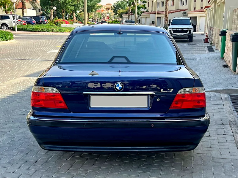 بي إم دبليو إل7 1999 | فئة نادرة بمحرك ف12 فاخرة بعجلات قاعدة طويلة | حالة ممتازة63484910688258112