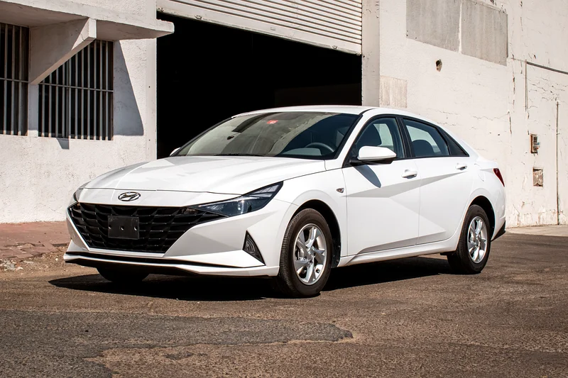 HYUNDAI ELANTRA GL SMART 1.6L-2022-GCC-1 YEAR WARRANTY-0% DOWN PAYMENT-FINANCE 5 YEARS-070163483646124801110