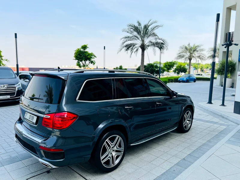 مرسيدس بنز GL500، المالك الأول63488211659009114