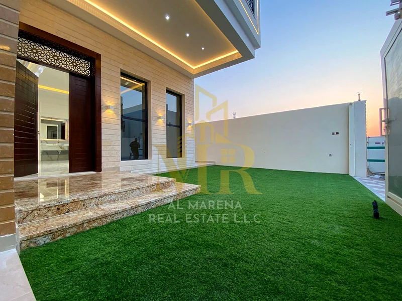 🏡 للبيع – فيلا واسعة في الباهية، عجمان | 6 غرف نوم رئيسية | مجلس | غرفة معيشة كبيرة | أرض بمساحة 3,014 قدم مربع | 2,100,000 درهم إماراتي (قابل للتفاوض)63881040423169111