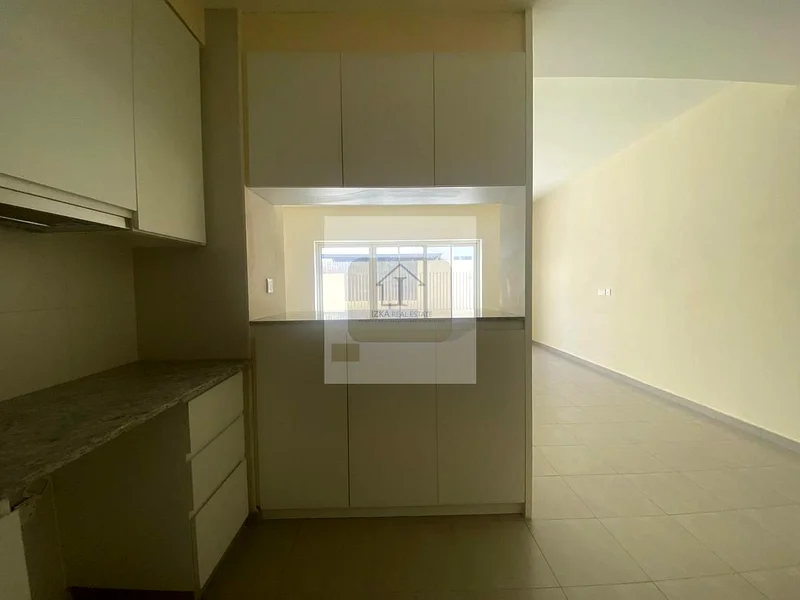 الطابق الأرضي || بالقرب من وسائل الراحة || صيانة جيدة63806419419267114