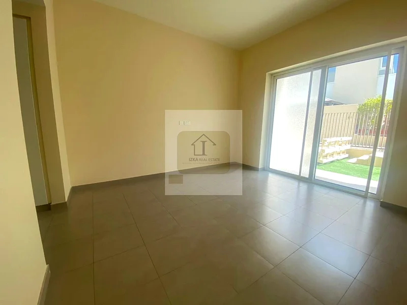 الطابق الأرضي || بالقرب من وسائل الراحة || صيانة جيدة63806419419267112
