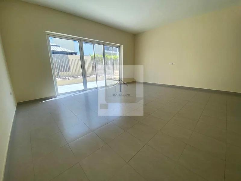 الطابق الأرضي || بالقرب من وسائل الراحة || صيانة جيدة63806419419267110