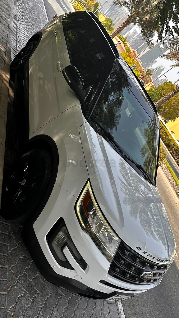 Very Clean , Accident free , full Agency service history , under warranty.63483240960131113