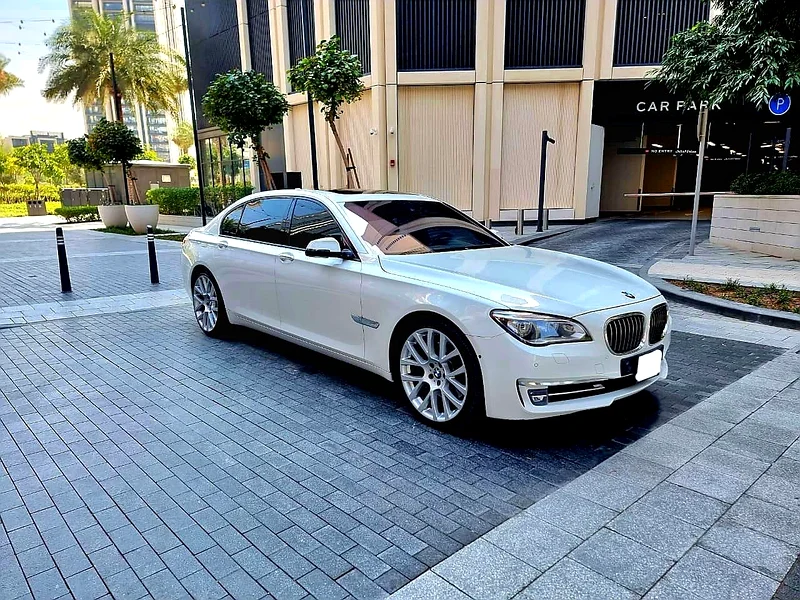 BMW 750 LI V8 TURBO GCC FULL OPINIONS63484910812674112