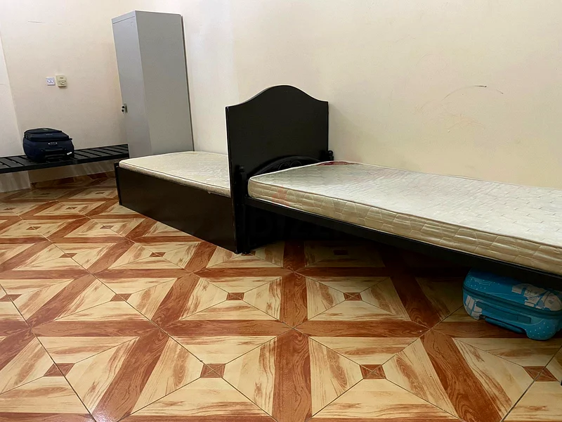 مساحة سرير متاحة في بر دبي بالقرب من محطة مترو شارف دي جي للرجل الهندي الأعزب63624879888129114