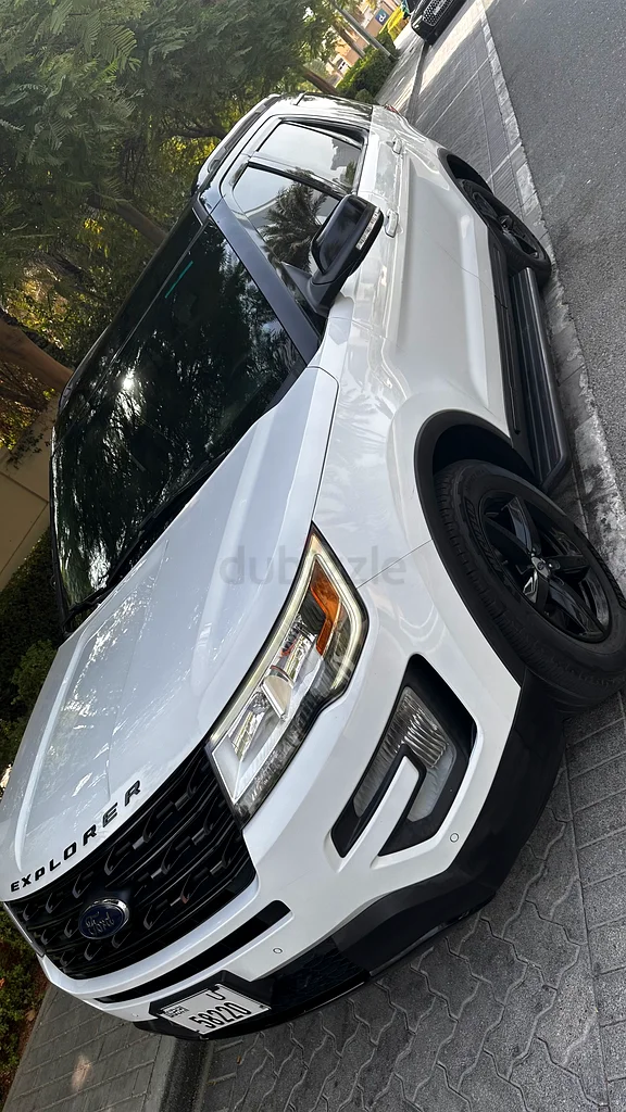 Very Clean , Accident free , full Agency service history , under warranty.63483240960131112