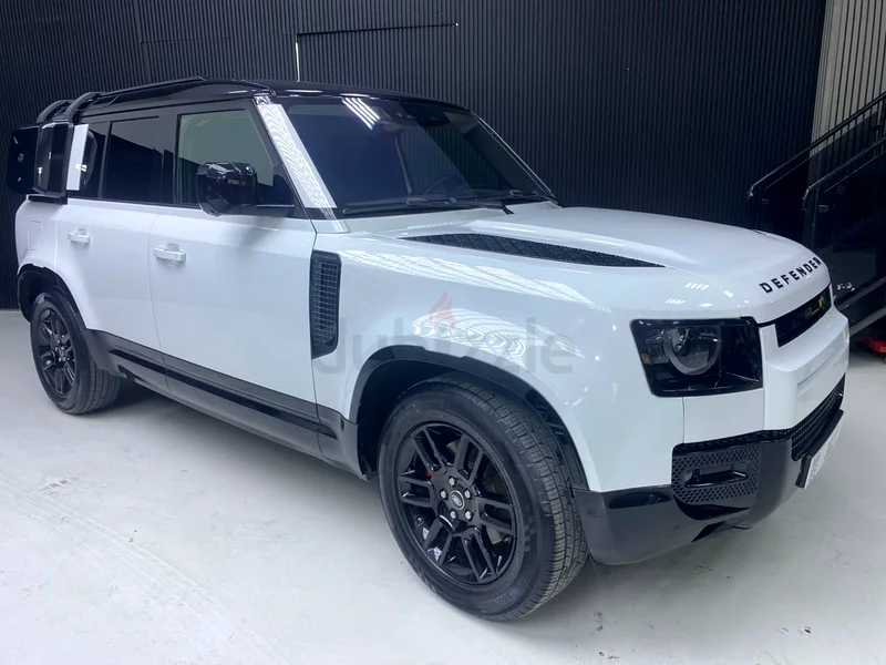 Land Rover Defender SE63482687783426112