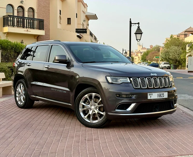 2019 جيب جراند شيروكي ساميت V8 5.7 لتر طلاء أصلي كامل خيار634900097429791125