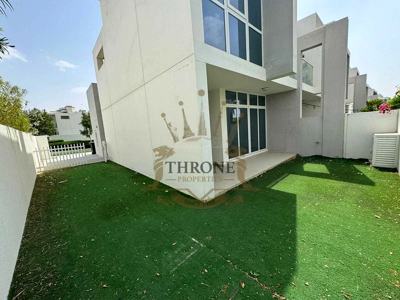 L shape Gareden | Close to Amenities |Vaccant64002890615425110