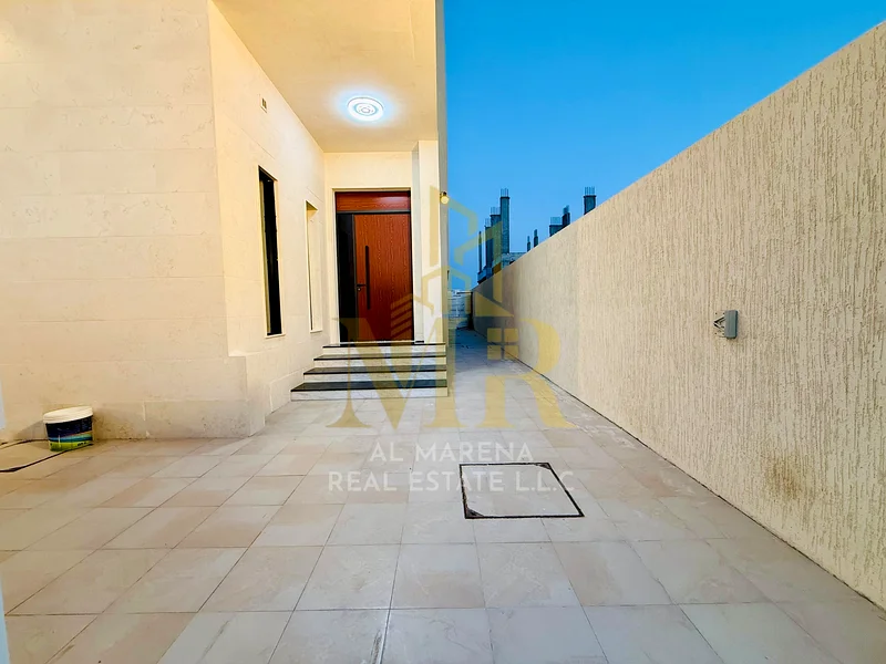 🏡 For Sale – Luxury Villa in Al Bahia, Ajman | 5 Master Bedrooms | Separate Majlis & Living Room | Private Swimming Pool | 3,550 Sq. Ft Plot | 70m Fr63881373464193113