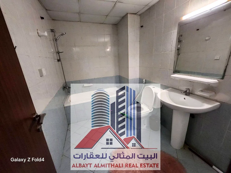 **شقة ب studio للإيجار في الروضة 3 – 2,400 درهم شاملة جميع الفواتير!**63718855460482113