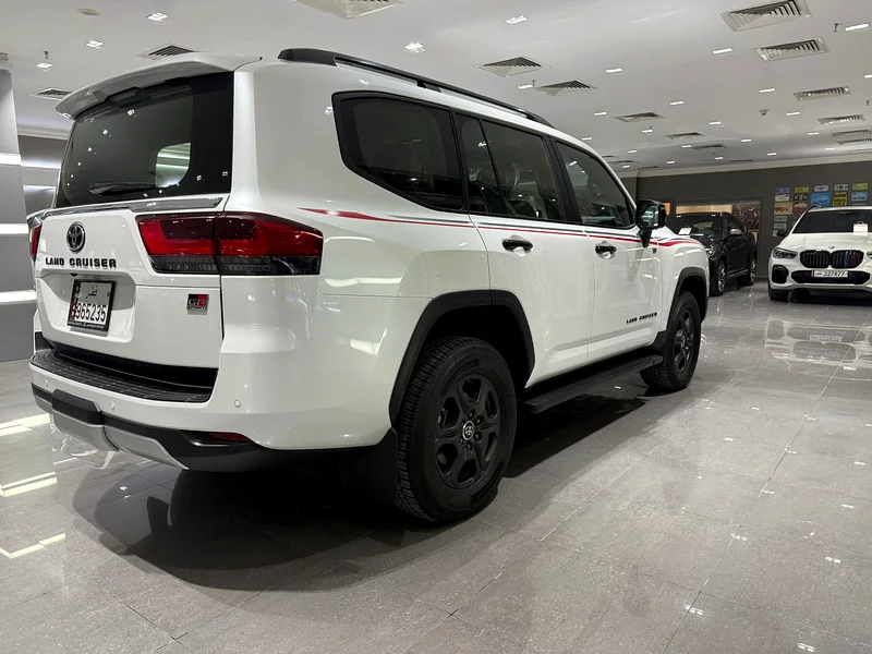 Toyota Land Cruiser GR sport 202563613129685122113