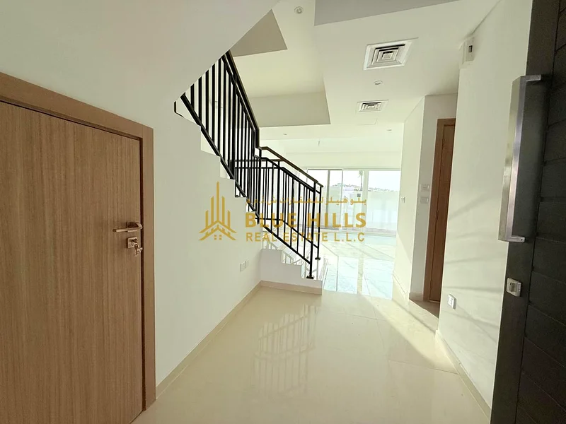 Single Row | Huge Layout | Open View | Terrace63740962568065114