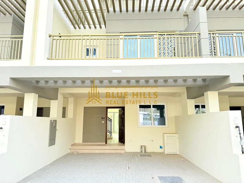 Single Row | Huge Layout | Open View | Terrace63740962568065113