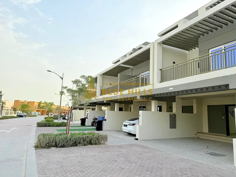 Single Row | Huge Layout | Open View | Terrace63740962568065112