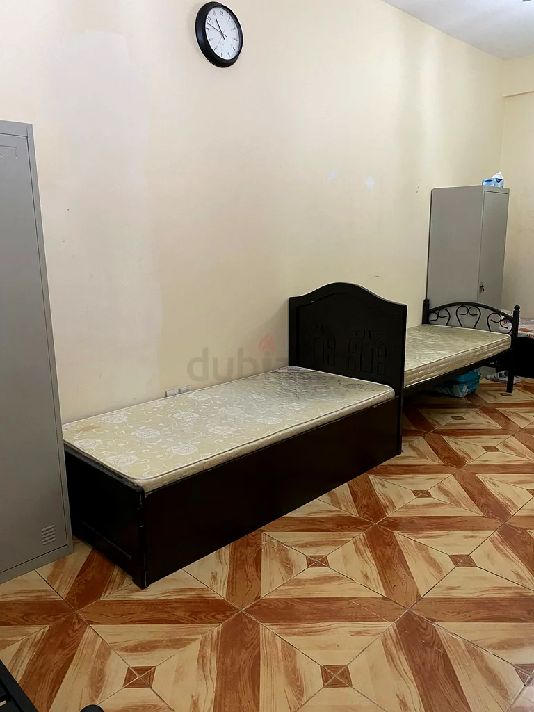 مساحة سرير متاحة في بر دبي بالقرب من محطة مترو شارف دي جي للرجل الهندي الأعزب63624879888129112