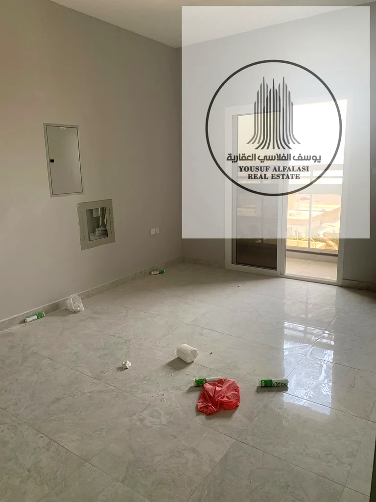 للإيجار في عجمان الروضة 3، غرفتين وصالة، حمامين، سطح، سعر 45000، 4 دفعات63718855427458112