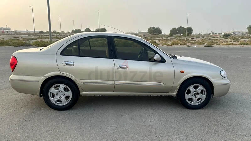 Nissan sunny63484315327618112