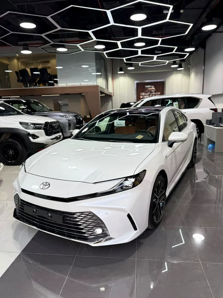 TOYOTA CAMRY 2.5L GLE HEV RADAR,LEATHER,BLINDSPOT,VENTILATION,SEATS 2025YM كامري جي ال اي 2.5 هايبرد634846011701781120