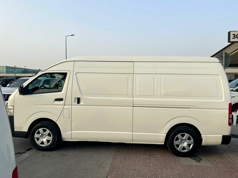 2018 Toyota Hiace Cargo Highroof63484347882371112