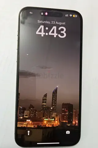 Iphone 15 pro max 256 GB . Stretches condition