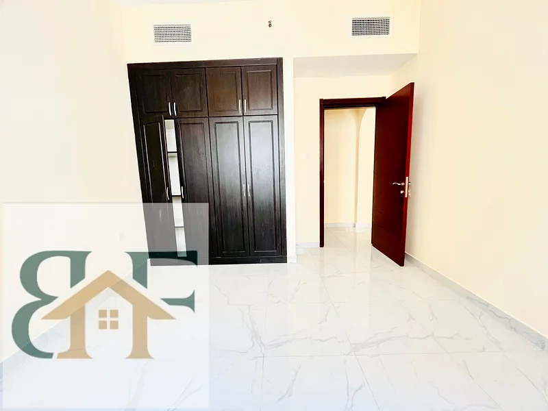 شقة فاخرة وواسعة جدًا بغرفتي نوم دون إيداع نقدي بالقرب من الحديقة مع موقف سيارات مجاني بسعر رخيص فقط 46 ألف63812229709441113