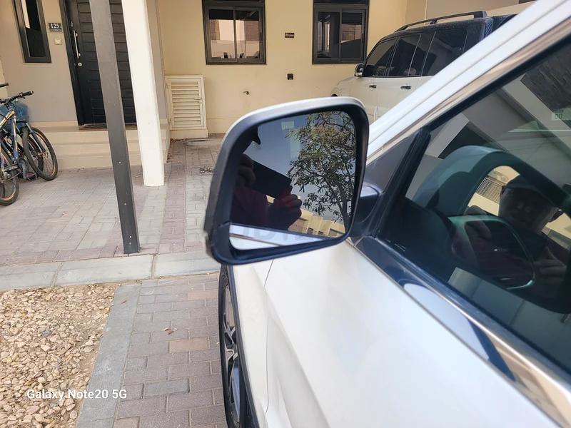 جيب بيضاء جراند تشيروكى مع مقاعد جلدية حمراء63490141626371112
