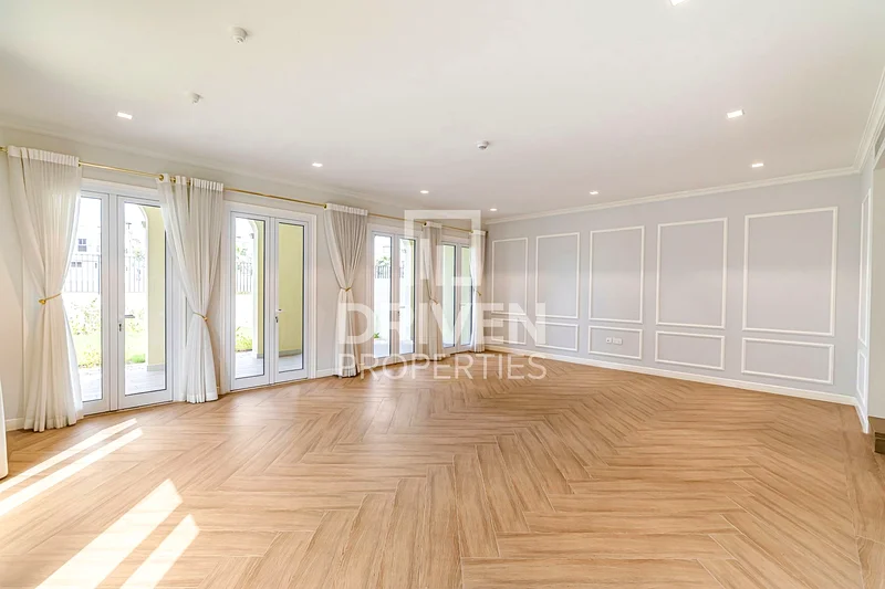 Available | Luxurious Villa | Community View63493643809923113